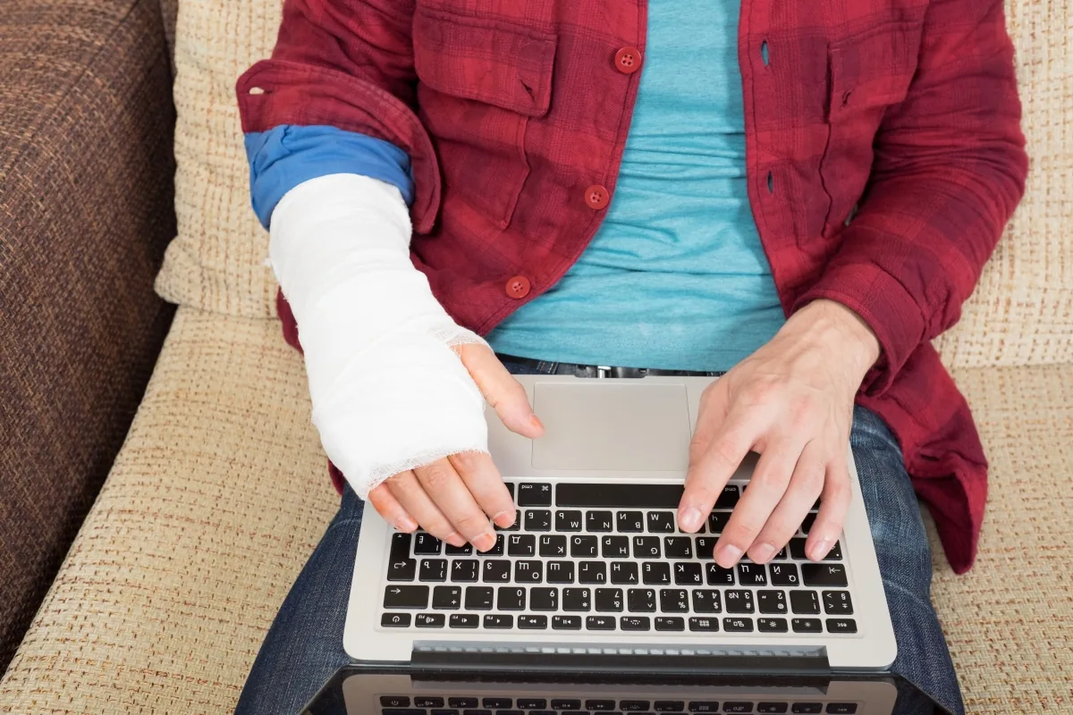 Digital Marketing Blogs 1633-1636 | Cube Creative Design image broken hand xl
